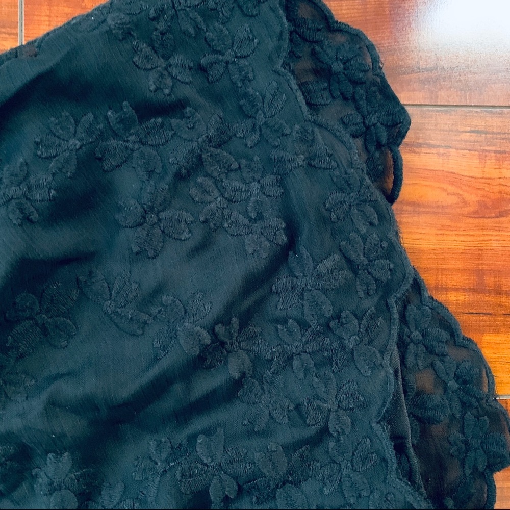 Francesca’s Collection Shorts. - Picture 3 of 3